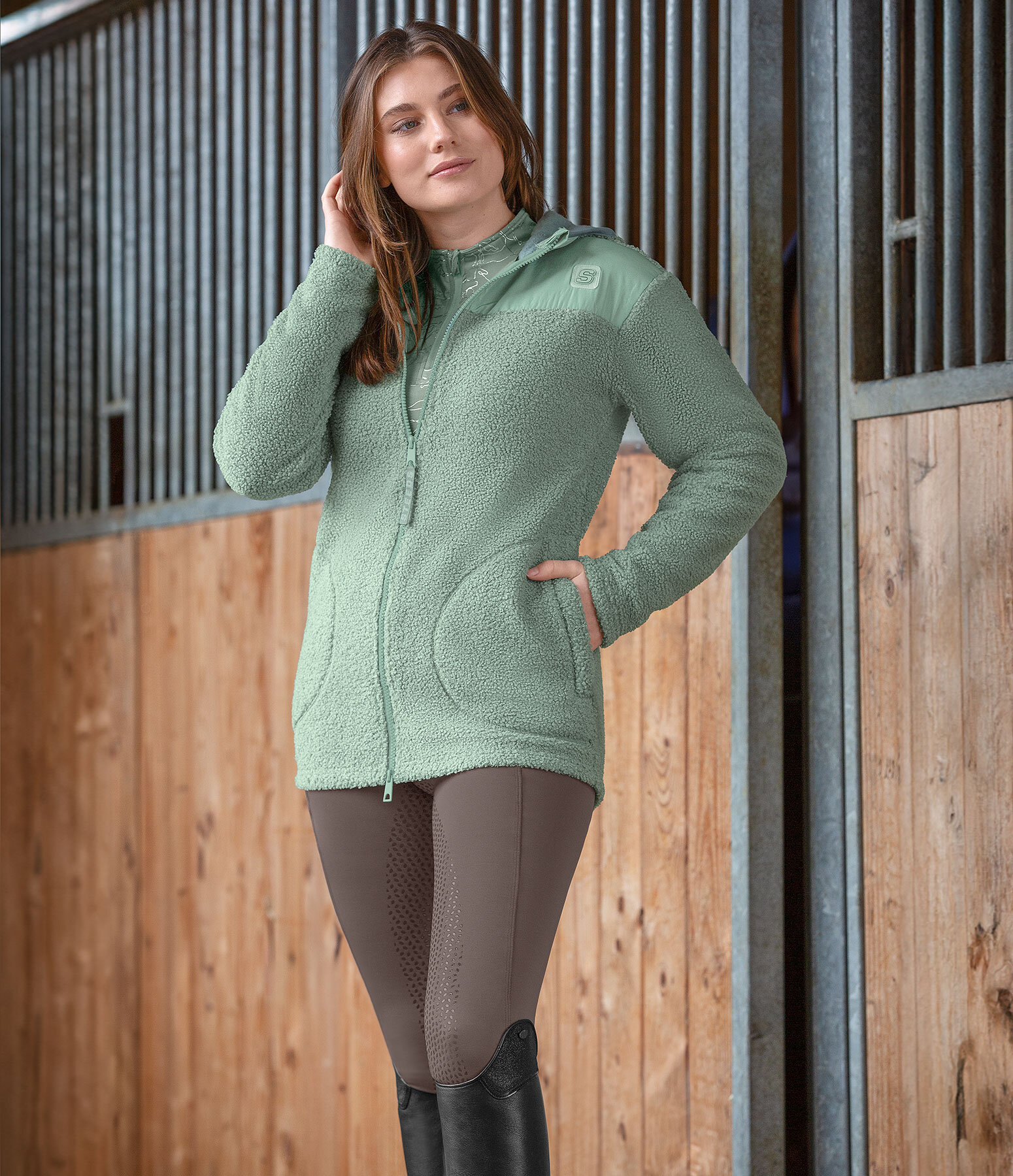 Dames-Outfit Osia in eucalyptus